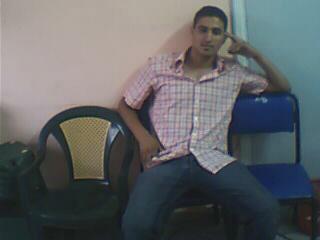 le pauvre il pense a sa cherie